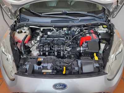 Ford Fiesta Kinetic Design 1.6 Sedan Titanium 120cv