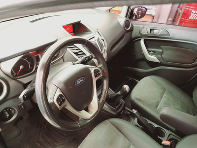 Ford Fiesta Kinetic Design 1.6 Titanium 120cv