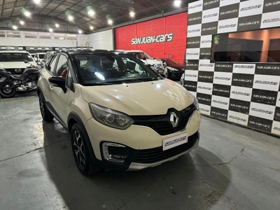 Renault Captur 2.0 Intens 2017 único Dueño. Todos Los Service Oficiales. Cubiertas Nuevas. 90 Mil Km