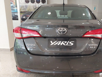 Toyota Yaris Xls Sedan Gris Oscuro Caja Manual 2024