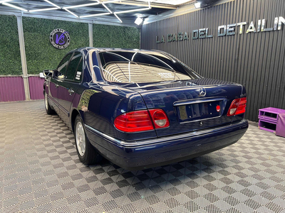 Mercedes-Benz Clase E 2.6 E240 Elegance Plus