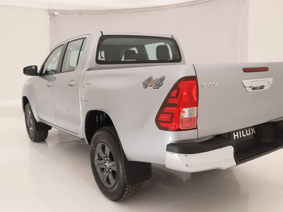 Toyota Hilux 4x4 Dc Sr 2.8 Tdi 6mt