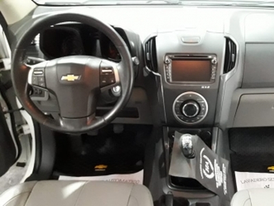 Chevrolet S10 LTZ 4X2 motor 2.8 200cv mod 2014 caja de 6 vel