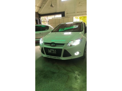 Ford Focus 1.6 S 2015