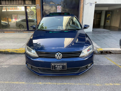Volkswagen Vento Nafta 2.5 Luxury
