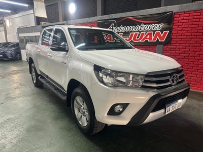 Toyota Hilux 2.8 Cd Srv Pack 177cv 4x2 2016 Impecable