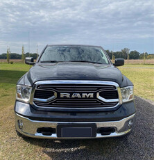 Dodge Ram 1500 Laramie V8 5.7