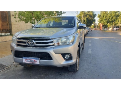 Toyota Hilux Srv 2016 4x4 M/t Buen Estado $26.000.000 (recibo Permuta)