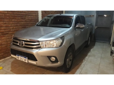 Toyota Hilux Srv 4x2 Modelo 2017 Impecable