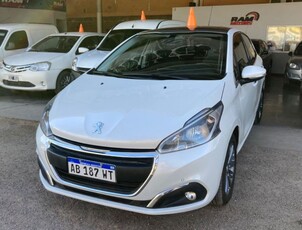 Peugeot 208 Usado Financiado en Mendoza