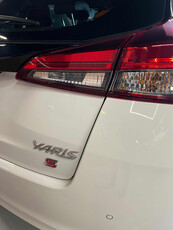 Toyota Yaris S Cvt Hatchback