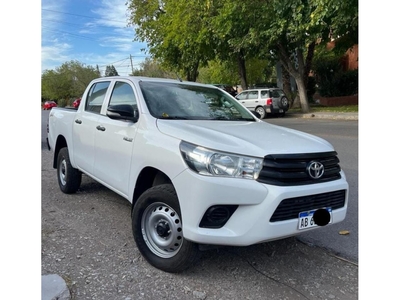 Toyota Hilux Dx 4x4 - Año 2017