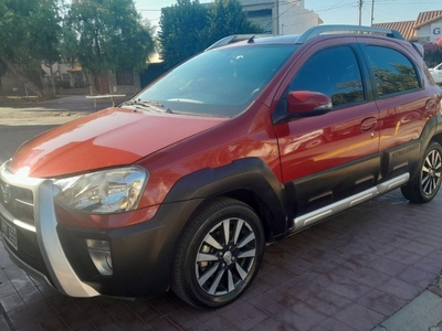 Toyota Etios Usado Financiado en Mendoza