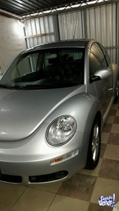 Volkswagen New Beetle solo 8mil kilómetros primera mano