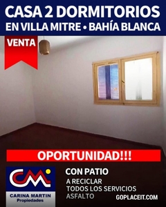 En Venta, Casa a reciclar en Villa Mitre. Con patio verde OPORTUNIDAD - 2 dormitorios - 1 baño - 65 m2