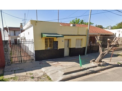 VENDE: Casa calle Los Talas, tres dormitorios