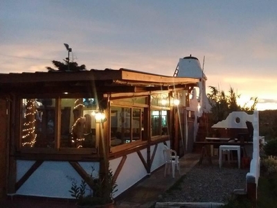 Imperdible predio con local gastronómico y cancha de tenis - Ideal para emprendimiento hotelero, depósito de materiales - Tanti - Sierras de Córdoba
