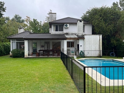 Casa En Villa Rosa - Pilar