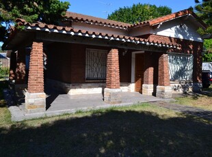 Venta- Casa - Quilmes- Terreno- jardin-cochera