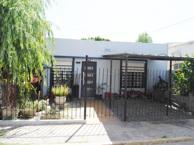 Casa en Venta en Ensenada sobre calle 124 bis entre 46 y 47, buenos aires