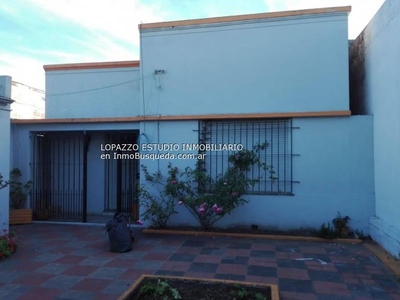 Casa en Venta en Ensenada sobre calle La Merced, buenos aires