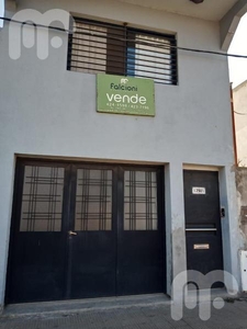 Casa en Venta en Los Hornos sobre calle 140 entre 58 y 59, buenos aires