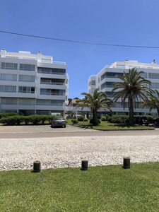 Venta Apartamento Punta Del Este Playa Brava Rambla Frente Al Mar Vista 4 Suites Piscina
