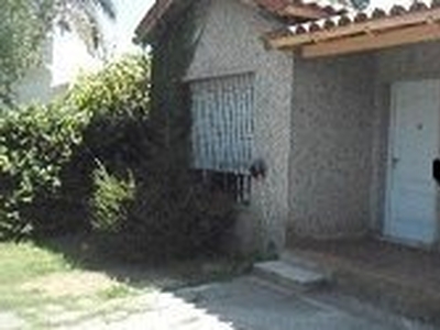 Casa en venta a.estrada 1400 la reja, Moreno