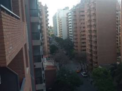 Nueva Córdoba, 2 dormitorios piso alto con balcón