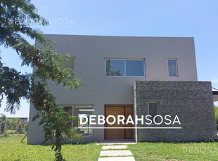Casa En Venta Barrio El Canton - Zona Norte- Escobar-maschwitz-5 Ambientes