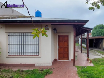 Casa en Venta en Miramar sobre calle C. 66 255,