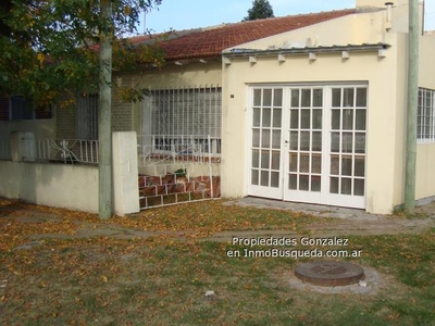 Casa en Venta en Villa Elvira Barrio Jardin sobre calle Diagonal 681 bis, buenos aires