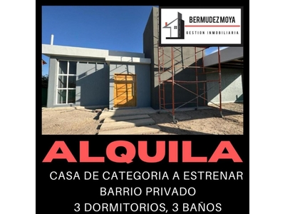 Alquiler Casa De Categoría A Estrenar Barrio San Juan De Los Olivos, 3 Dormitorios, 3 Baños. Rawson