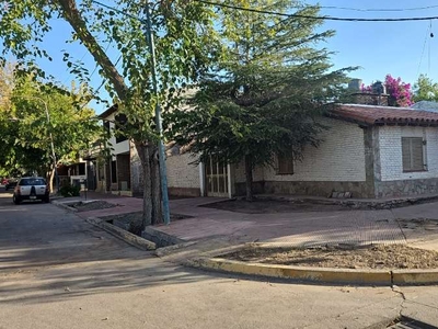 Casa en venta armani y tacuari, Godoy Cruz