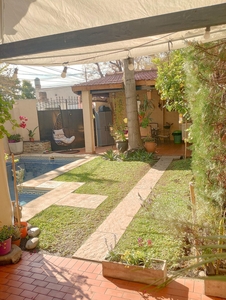 casa en venta en Beccar con jardin y pileta