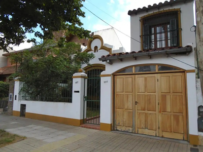 Casa Venta 40 años 6 ambientes, 2 cocheras, 231m2, Entre Rios 1800, Olivos Maipu/Uzal, Olivos