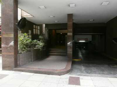 Departamento Alquiler 50 años 2 ambientes, Frente, 39m2, J. E. Uriburu 1200 piso 16, Recoleta