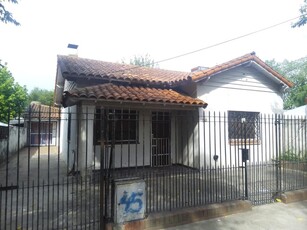 Casa dos familias en Venta en Alejandro Korn