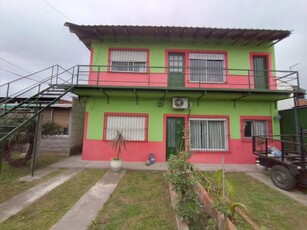 Casa dos familias en Venta en Luis Guillón