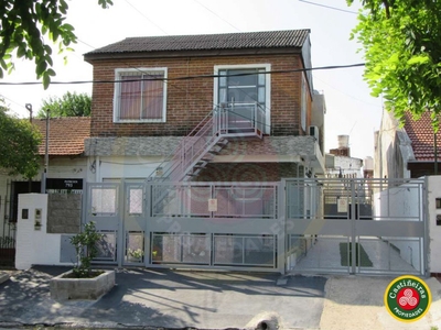 Casa dos familias en Venta en Turdera