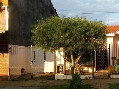 Casa dos familias en Venta en Lomas de Zamora