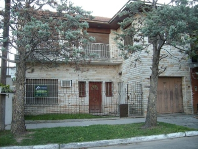 Casa dos familias en Venta en Berazategui