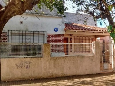 Casa dos familias en Venta en Lomas de Zamora