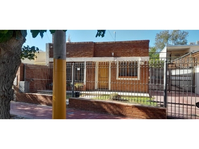 Arevalo Inmobiliaria Vende Casa En Santa Lucia, Sobre Calle Sarmiento A Metros De Av. Circunvalacion