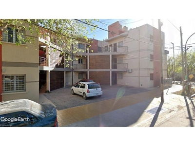 Venta. Primer Piso 1 Dormitorio / A 400 Metros De Plaza Desamparados, Avenida Libertador. Rivadvia