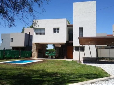 Casa en alquiler en Villa Allende