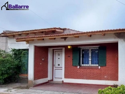 Casa en Venta en Miramar sobre calle calle 3 N° 2485,