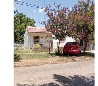 Se vende casa – en la ciudad de Crespo