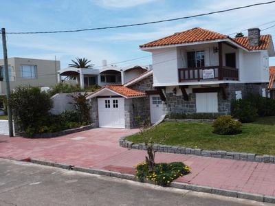 Casa 3 Dormitorios- Peninsula- Punta Del Este