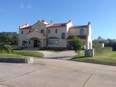 Casa en alquiler Bélgica 3601-3699, Yerba Buena, T4107, Tucumán, Arg